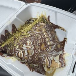 Pistachio crepe w/ "Nutella" Pistachio crepe w/ "Nutella"