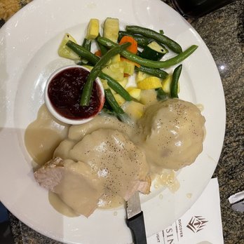 Thunder Cafe - Turkey Dinner - Cafes Near Me - Lincoln, California