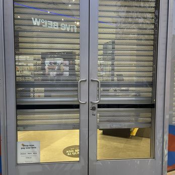 Sunglass Hut - Closed before posted closing hours. - Eyewear & Opticians Near Me - Long Beach, California Sunglass Hut - Closed before posted closing hours. - Eyewear & Opticians Near Me - Long Beach, California