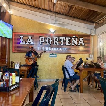 La Porteña - Pizza Near Me - Zihuatanejo, GRO La Porteña - Pizza Near Me - Zihuatanejo, GRO