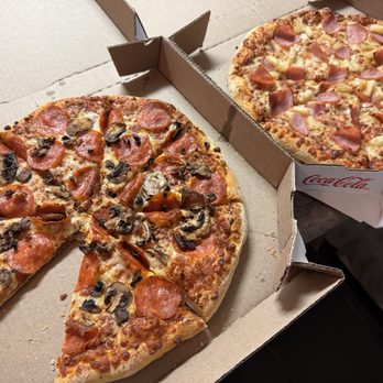 Domino's Pizza - Pepperoni and mushroom and ham and pineapple pizzas~ - Pizza Near Me - Vancouver, British Columbia Domino's Pizza - Pepperoni and mushroom and ham and pineapple pizzas~ - Pizza Near Me - Vancouver, British Columbia