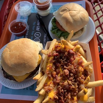 Mississippi Mudds - Mighty Mudd Burger, Marinated , Bbq or Cajun Sandwich, Cheese & Bacon Fries - Burgers Near Me - Tonawanda, New York