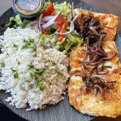 Soul Tapas And Bar - Chicken breast lunch special with caramelized onions