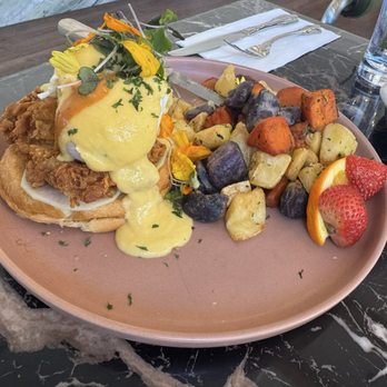 Whisper - Fried chicken Benedict - Breakfast & Brunch Near Me - San Mateo, California Whisper - Fried chicken Benedict - Breakfast & Brunch Near Me - San Mateo, California