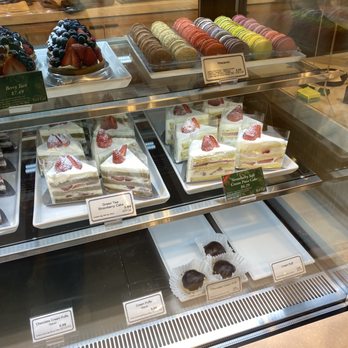 Paris Baguette - Bakeries Near Me - Glenview, Illinois Paris Baguette - Bakeries Near Me - Glenview, Illinois