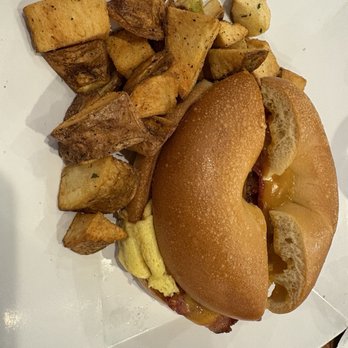 Chloez Cafe - Breakfast bagel - Breakfast & Brunch Near Me - Fairfax Station, Virginia