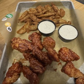 Buffalo Wild Wings - Boneless Wings - Chicken Wings Near Me - Newport, Kentucky Buffalo Wild Wings - Boneless Wings - Chicken Wings Near Me - Newport, Kentucky