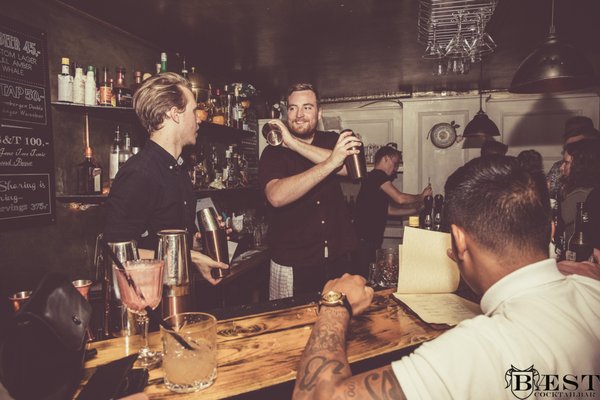 Bæst Cocktailbar by null