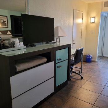 Kings Inn San Diego - Spacious room - San Diego, CA