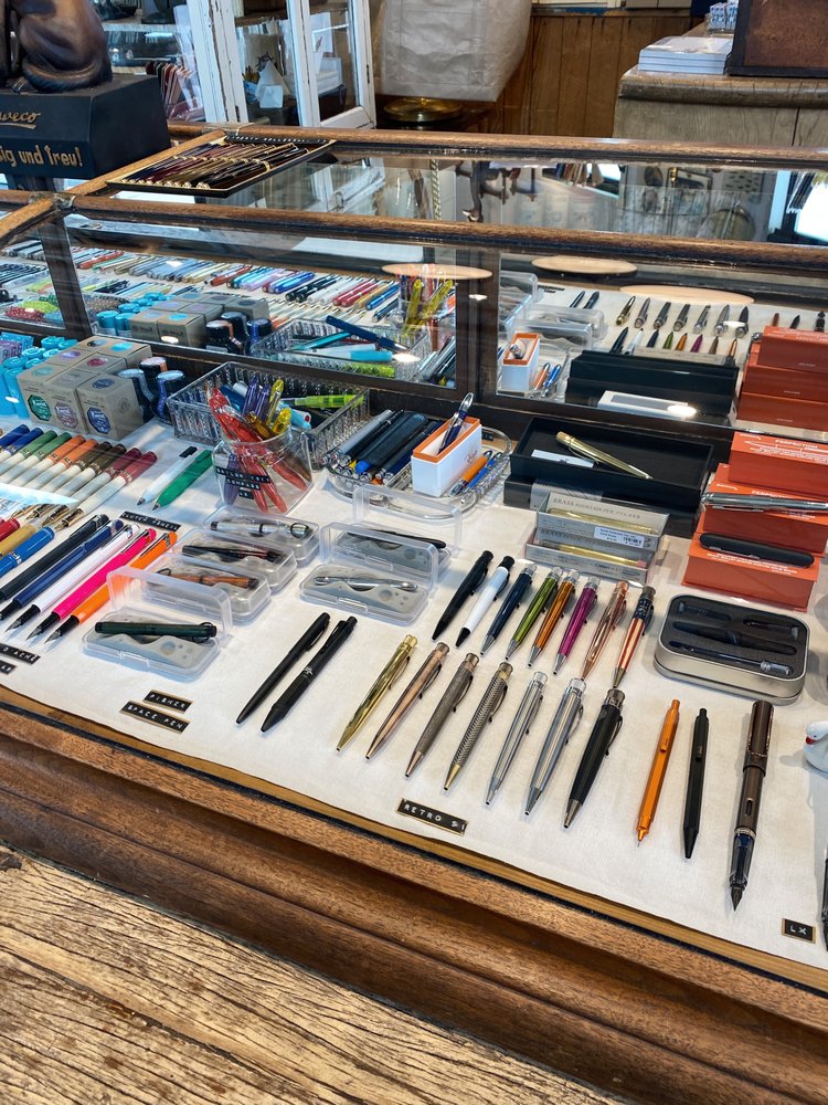 PAPER AND GRACE Updated September 2024 117 E Oak St, Bozeman