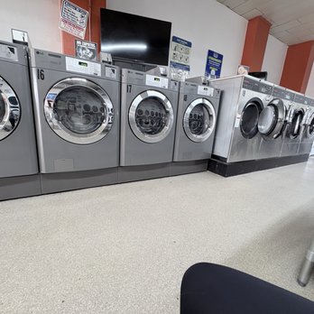 Brighton's Service Laundry - Laundry Services Near Me - Brighton, Colorado Brighton's Service Laundry - Laundry Services Near Me - Brighton, Colorado