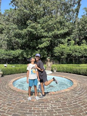 Elizabethan Gardens by null