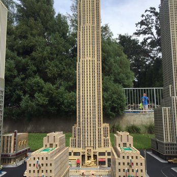 Miniland - 30 Rock.  Liz Lemoooonnnnnn - Amusement Parks Near Me - Winter Haven, Florida