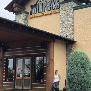 Twin Peaks - Sports Bars Near Me - Shenandoah, Texas Twin Peaks - Sports Bars Near Me - Shenandoah, Texas