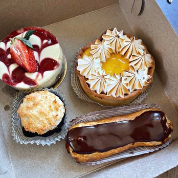 Albemarle Baking Company - Cheesecake, coconut macaron, eclair, fruit tart - Bakeries Near Me - Charlottesville, Virginia