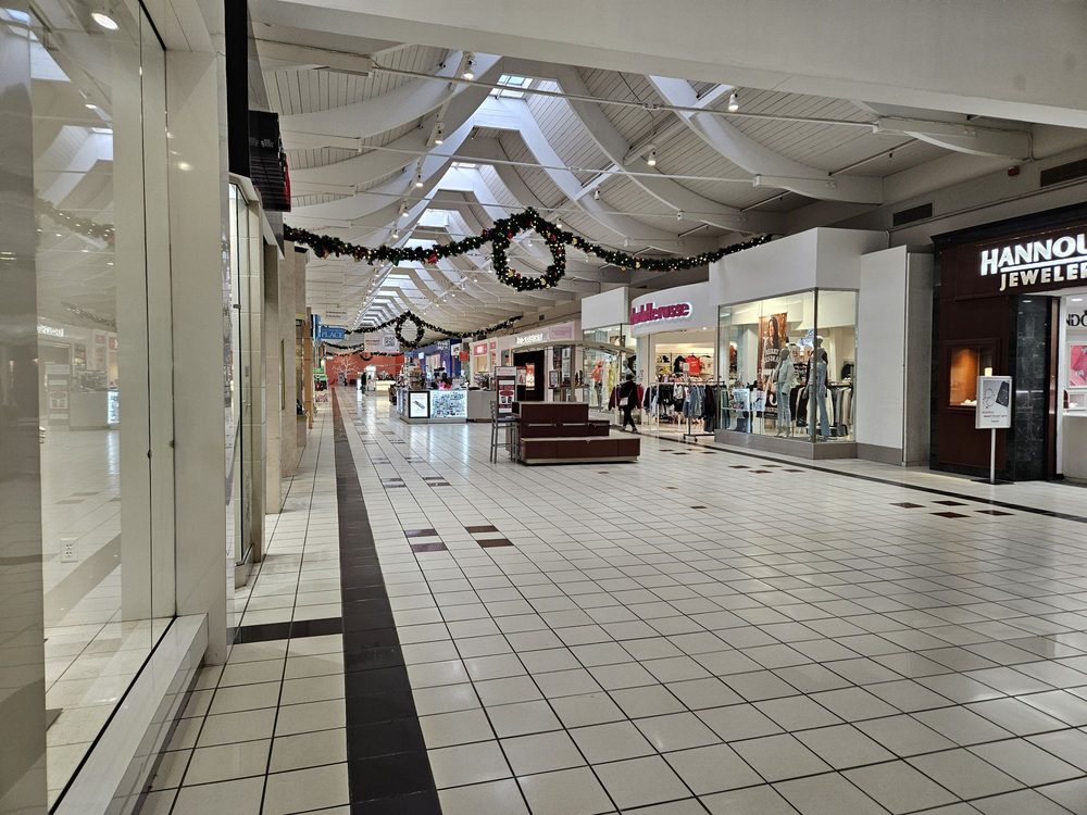 Auburn Mall Image
