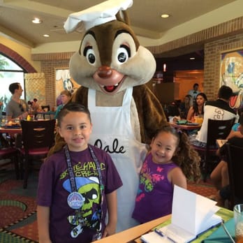 Goofy's Kitchen - American Near Me - Anaheim, California