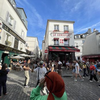 Le Consulat - French Near Me - Paris, 75