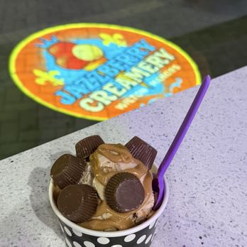 Jazzberry Creamery - Insta graham ice cream with peanut butter cups and peanut butter drizzle - Ice Cream & Frozen Yogurt Near Me - Wilton Manors, Florida Jazzberry Creamery - Insta graham ice cream with peanut butter cups and peanut butter drizzle - Ice Cream & Frozen Yogurt Near Me - Wilton Manors, Florida