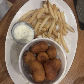 BJ's Restaurant & Brewhouse - Kids' Mini Corn Dogs - Pizza Near Me - Elk Grove, California BJ's Restaurant & Brewhouse - Kids' Mini Corn Dogs - Pizza Near Me - Elk Grove, California