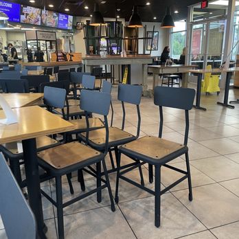 Taco Bell - Am I in the way? - Fast Food Near Me - Mundelein, Illinois Taco Bell - Am I in the way? - Fast Food Near Me - Mundelein, Illinois