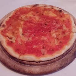 Pizzeria Europa - Pizzabrot Knoblauch, mit Tomatensauce