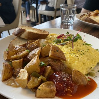 Lapisara Eatery - Crab Omelette - Breakfast & Brunch Near Me - San Francisco, California Lapisara Eatery - Crab Omelette - Breakfast & Brunch Near Me - San Francisco, California
