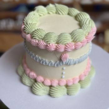 Wonderland Bake Shop - Custome vintage cake - Cupcakes Near Me - Riverside, California Wonderland Bake Shop - Custome vintage cake - Cupcakes Near Me - Riverside, California