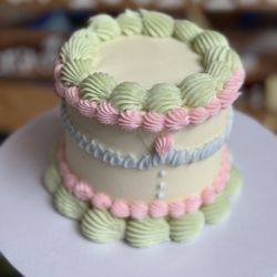 Wonderland Bake Shop - Custome vintage cake