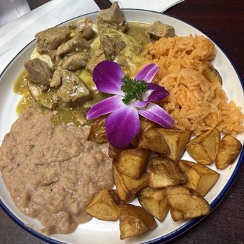 El Mana Breakfast & Lunch - Huevos con chile Verde - Breakfast & Brunch Near Me - Visalia, California El Mana Breakfast & Lunch - Huevos con chile Verde - Breakfast & Brunch Near Me - Visalia, California