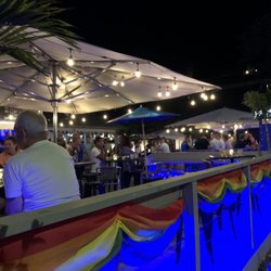 Aqua Bar & Grill
