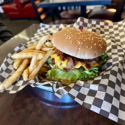 Broadway Grill - Bacon cheese burger with fries