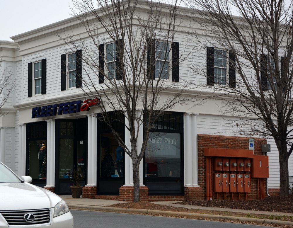 FLEET FEET HUNTERSVILLE Updated September 2024 24 Reviews 16620 Cranlyn Rd, Huntersville