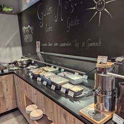 H+ Hotel Alpina Garmisch-Partenkirchen - Breakfast