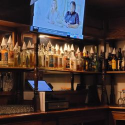 Pour House - A mixologist thst knows how to run a restaurant and bar