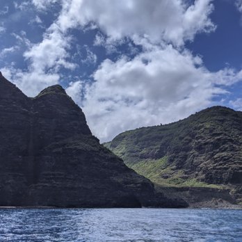 Bubbles Below Scuba Charters, Inc - Boating Near Me - Eleele, Hawaii