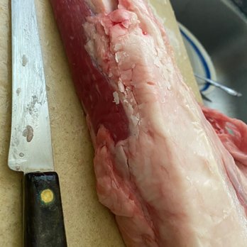 Safeway - TOOK the meat out of the pack   FLIPPED IT OVER AND  40%  fat needed to be TRIMMED OFF - Grocery Near Me - Waipahu, Hawaii