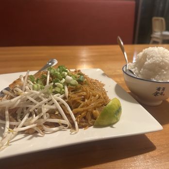 Dek Thai Restaurant - Pad Thai - Thai Near Me - Burien, Washington Dek Thai Restaurant - Pad Thai - Thai Near Me - Burien, Washington