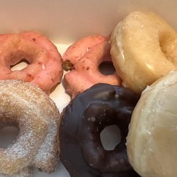 Donutly - (2) Original Glazed, and Chocolate, Raspberry, Sugar & Cinnamon Cake Donuts.