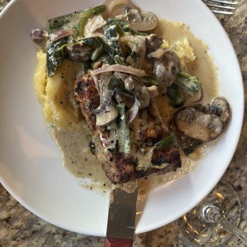 HK's Restaurant and Bar - Steakhouses Near Me - Lake Ozark, Missouri