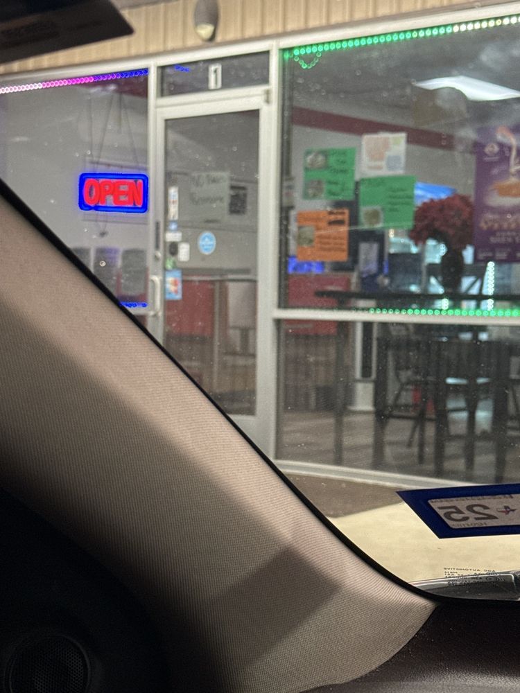 Mike's Taco House Logo