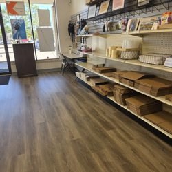 Best Shipping Solutions - Inside the store