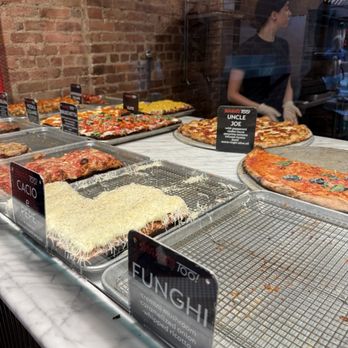 Mama's Too - Interior - Italian Near Me - New York, New York