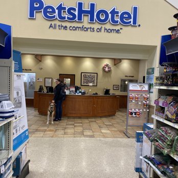 PetSmart Doggie Day Camp - They have Pets Hotel at the Tukwila location! - Pet Stores Near Me - Tukwila, Washington