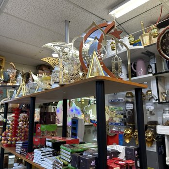 Damascus Food Market - Shelves laden with Middle East cultural gems for purchase - Grocery Near Me - Boca Raton, Florida Damascus Food Market - Shelves laden with Middle East cultural gems for purchase - Grocery Near Me - Boca Raton, Florida