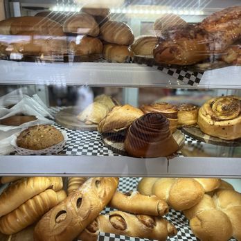 Crisp Crust - Cinnamon rolls and fresh baked bread. - Bakeries Near Me - Midland, Texas