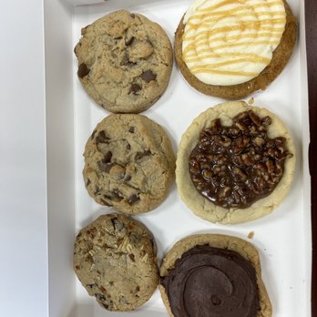 Crumbl - Bowling Green - Bakeries Near Me - Bowling Green, Kentucky Crumbl - Bowling Green - Bakeries Near Me - Bowling Green, Kentucky