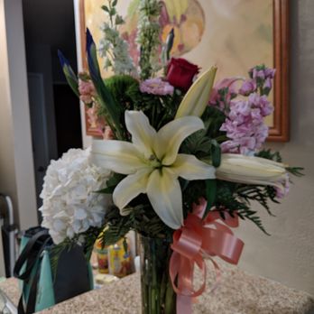 Amazing Flowers - Just beautiful. The florist took care and time into ranging it...we love it! - Florists Near Me - Baypoint , California