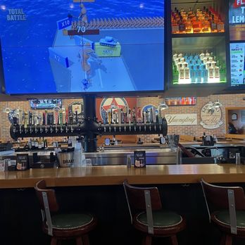 Drake's Murfreesboro - Bar area - Burgers Near Me - Murfreesboro, Tennessee