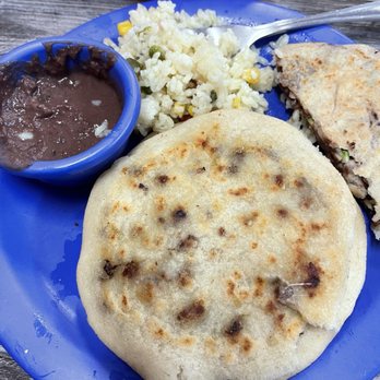 Salvadoreno Restaurant - 2 Pupusa Combo - Salvadoran Near Me - El Mirage, Arizona Salvadoreno Restaurant - 2 Pupusa Combo - Salvadoran Near Me - El Mirage, Arizona